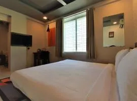 Hotel Manomay