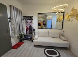 Tiny Home near Clark Airport 1BR, Loft and Netflix, hotel en Santa Maria