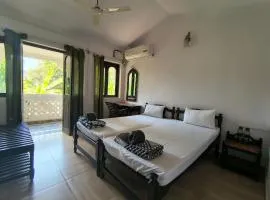 La Petite Boutique Hotel Bogmalo - Near Beach and Airport