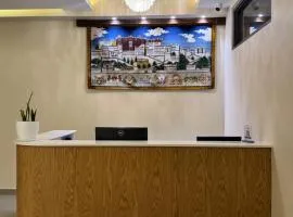 Tashi Tagay Hotel & Apartment