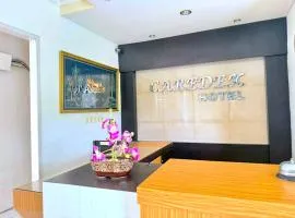 Caredek Hotel