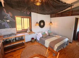 Tiny House Al lado del río，位于利纳雷斯的酒店