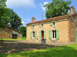 Fotos de Hotel: Près De L Etang Du Sérail