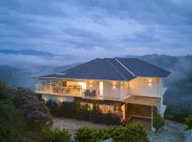 Munnar Ice Pellets Resort with Pool by VOYE HOMES