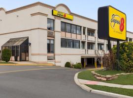 Super 8 by Wyndham Meadowlands, hotel en Carlstadt