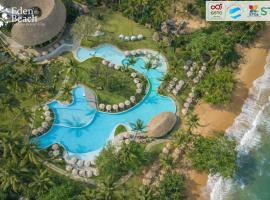 Eden Beach Khao Lak Resort & Spa، فندق في خاو لاك