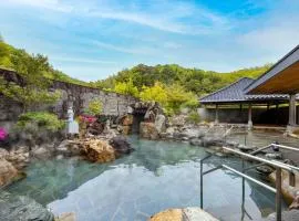 Mercure Kochi Tosa Resort & Spa