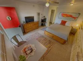 #1 Salish Queen Mokee Shared Kitchen Pets OK!