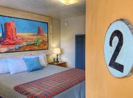 Hózhó King Mokee Shared Kitchen, Pets Ok #2, viešbutis mieste Bluff