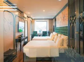 D'Lux Hotel