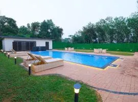 B Town Resort Near Infopark Kakkanad