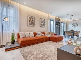 6BR luxury villa with Pool & Hot tub - 2Living rooms & 10Bathrooms, hotel en Tal-Għoqod