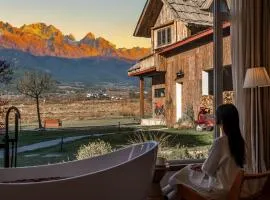 Lijiang Tennessee Moutain Lodge - A Luxury Farmstay with Jade Dragon Views-Baisha Village Branch-English Speaking and Tickets Reservation Service