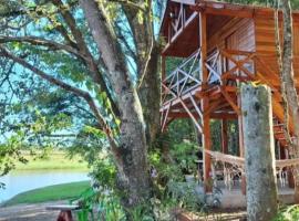 Chalet del lago Don Asterio, hotel Ciudad del Estében