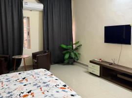 Classic Private Room In Cotonou, Hotel in Cotonou