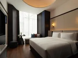 Serein Isle Hotel near Jiaxiu Pavilion Fountain