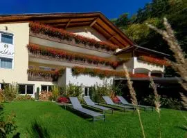 Saldur Small Active Hotel