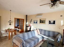 AGAPI Holiday House, hotel i Vouníon