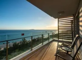 Sanya Seacube Holiday Hotel