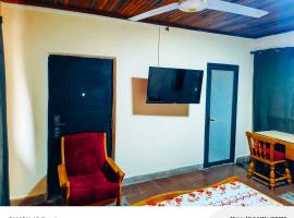 0ye Hotel, מלון בAshalebotwe