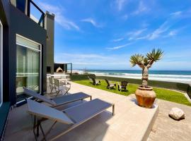 Pebble Beach Seafront Condo, ξενοδοχείο σε Swakopmund
