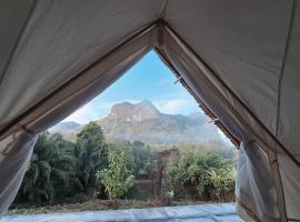 ขุนเขาฟาร์มสเตย์ KhunKhao Mountain Farmstay, hotel en Ban Pha Saeng Lang