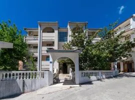 Magnolia rooms and apartments