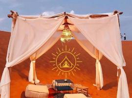 Shining Luxury Desert Camp, hotel v destinácii Merzouga