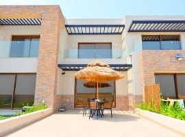 Sifah Beach Front Townhouse, hotell i Muscat