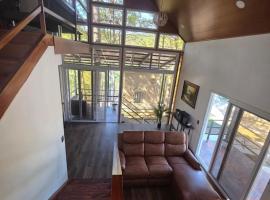 Chalet Moderno entre Pinos con Vista al Bosque, hotel u gradu Tegusigalpa