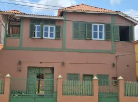 Chalé Quitxiba, hotel sa São Tomé