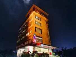 Hotel Lals Residency, Adoor