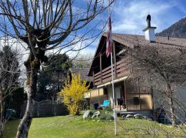 Chalet Rose - Einfamilienhaus, hotel v destinácii Interlaken