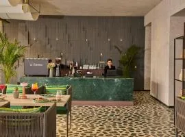 Minimalist - Varanasi City Centre