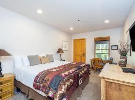 Bear Creek Lodge 107B Hotel Room