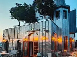 Maison Heler Metz, Curio Collection By Hilton