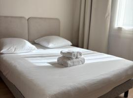 Hotel Bloom, khách sạn ở Caen