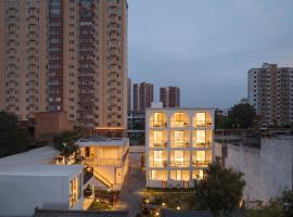 Domain South Domain North Garden Hotel, hotel in Luoyang