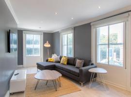 Gambaran Hotel: The Dawson Suite Apartments on St. Stephens Green