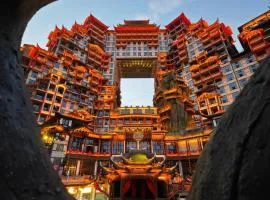 Zhangjiajie Landscape Courtyard Hotel - About 800 meters east of the forest park entrance , Bus Stn&English Butler Service&Luggage storage-Free airport pick-up or drop-off for Reserve of 4 nights or more