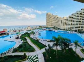 Porto Elsokhna pyramids Sea Veiw Amer Groub, hotel en Ain Sokhna