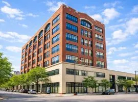 McCormick Place Apartment-Hotel