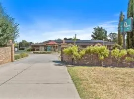 Quality Inn Carriage House