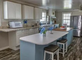 Blue Dolphin Inn and Cottages