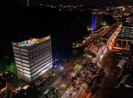Howard Johnson by Wyndham Kota Kinabalu City Centre, formerly Hotel Shangri-La Kota Kinabalu, hotel sa Kota Kinabalu
