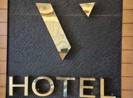 HOTEL V
