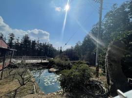 Tanapavana閒雲居, готель у місті Алішан