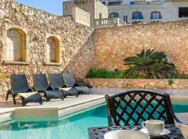 Family Haven - Pool Games Room and Space to Relax, отель в Саннате