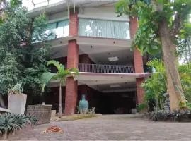 Katunayaka City Hub Hotel by Leeads