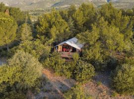 Camping la Peiriere - Lodge en Pays Cathare, hotel i Tuchan